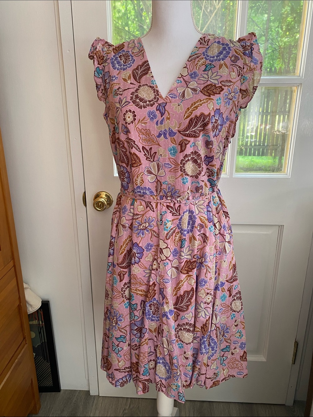 Ann Taylor Pink Floral Midi Dress with V-Neck and Ruffle Sleeves